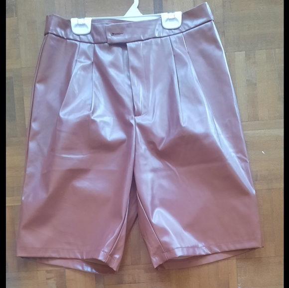 Bermuda Highwaist Walking Shorts - Picture 4 of 4